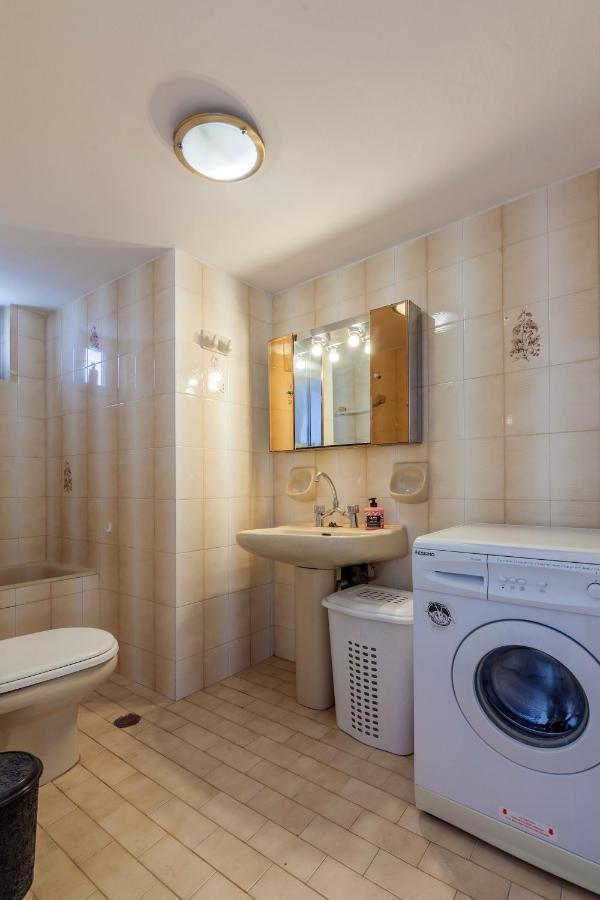 Lovely Close To The Center Апартаменты